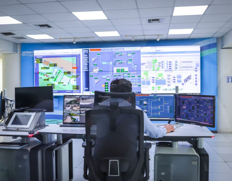 Government security operations center analysts monitoring global nation-state cyber threats